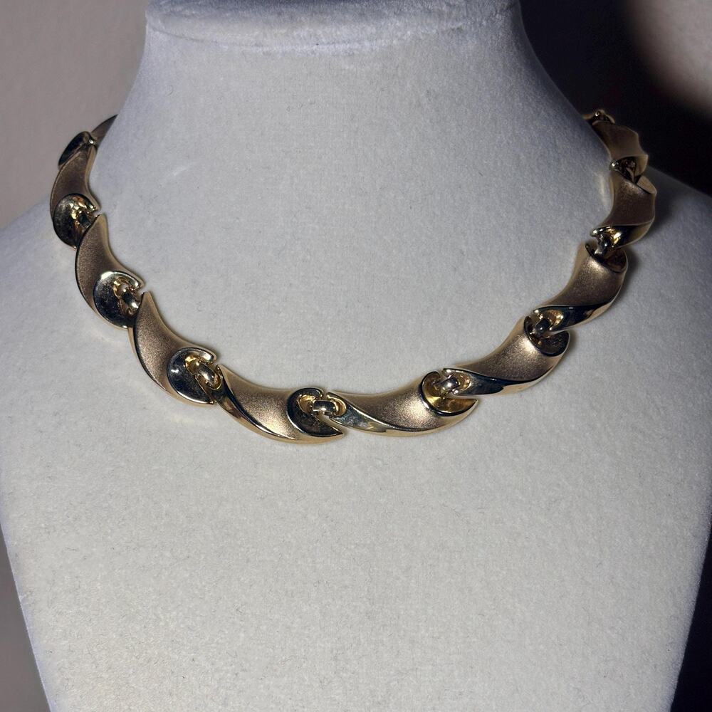 Signed Trifari Gold Tone Sculptural Curved Necklace – 1980s Designer Jewelry